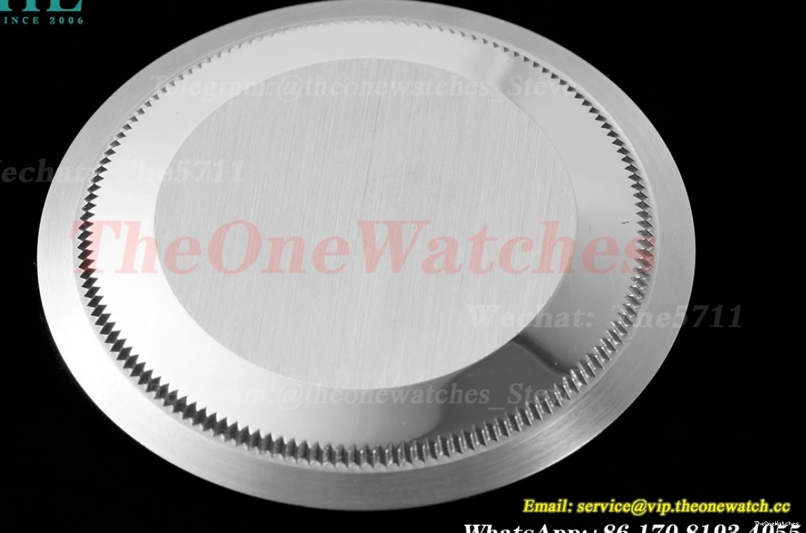 Oyster 326933 FNF YG SS Stk SkyDweller A9001 42mm White 1220